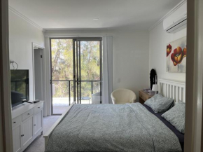 Superstar’s home stay, Surfers Paradise